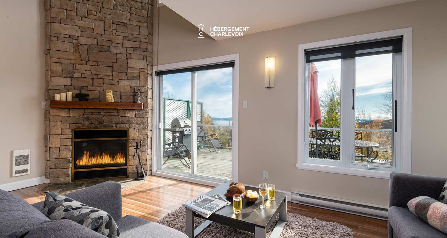 VER-1 ( haut) - Moments for relaxation in front of the stone fireplace